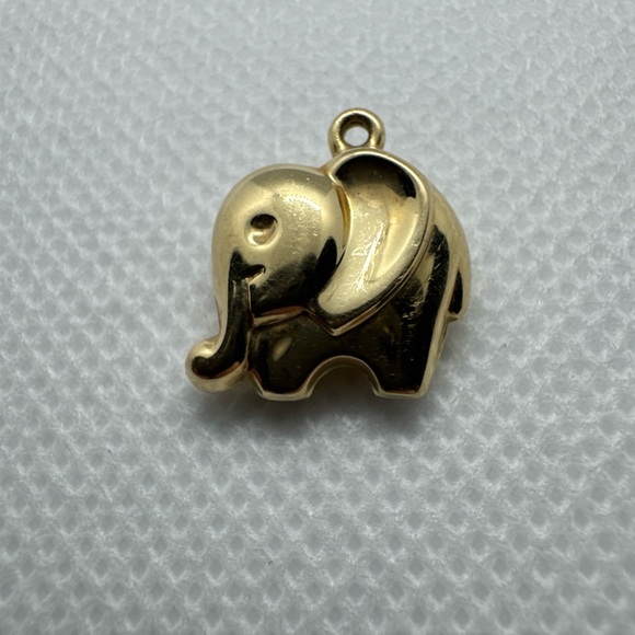 14K Yellow Gold 3D Lucky Elephant Charm Pendant Necklace Vintage Puffy No Bail